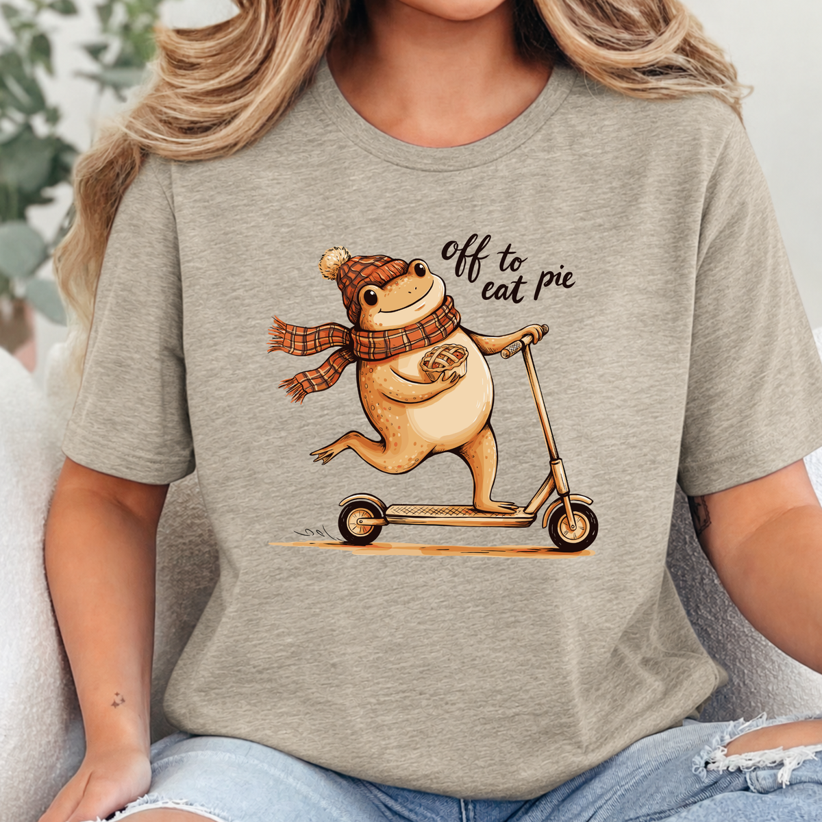 Off To Eat Pie Frog Graphic Tee - Heather Tan