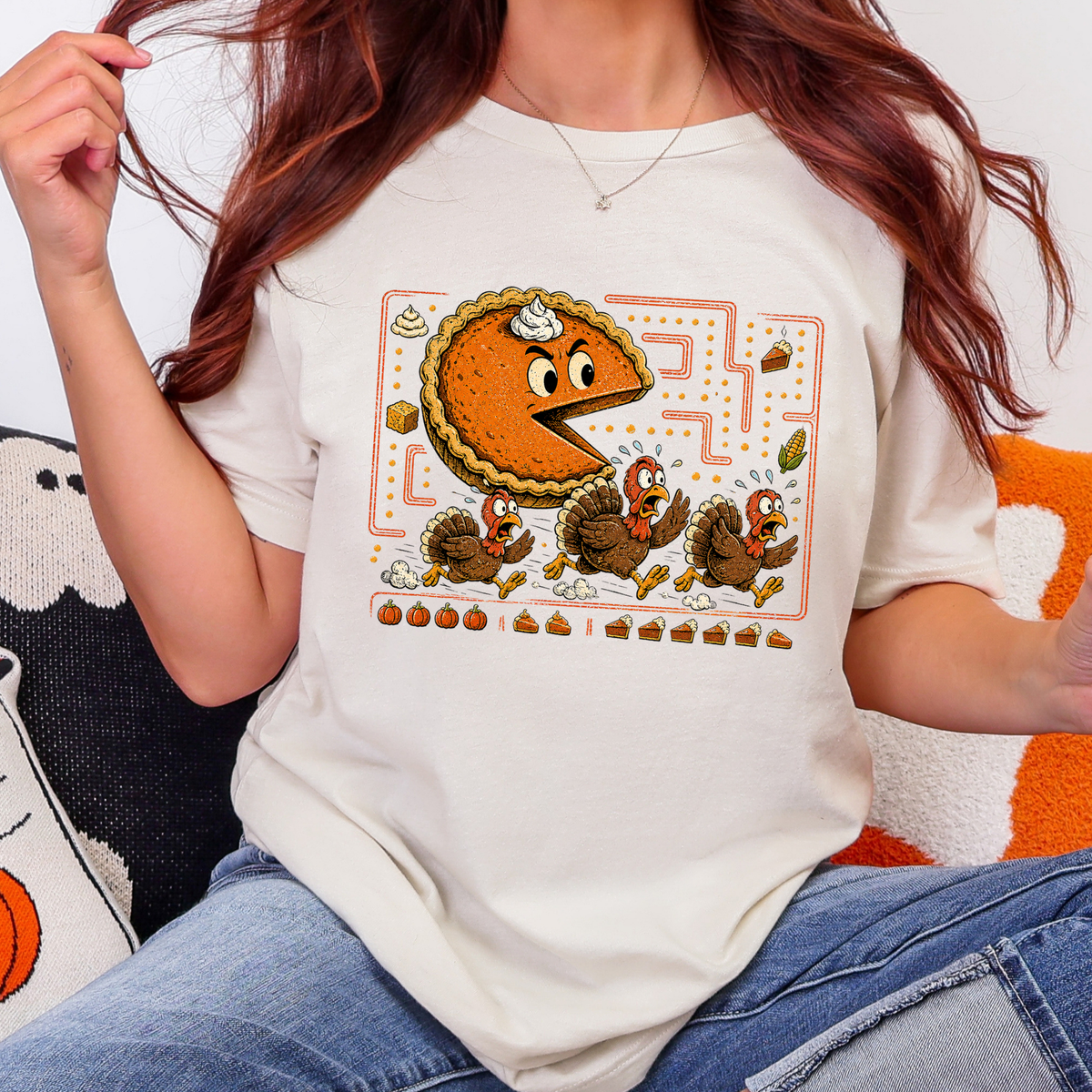Thanksgiving Pie Chasing Turkey Graphic Tee - Natural
