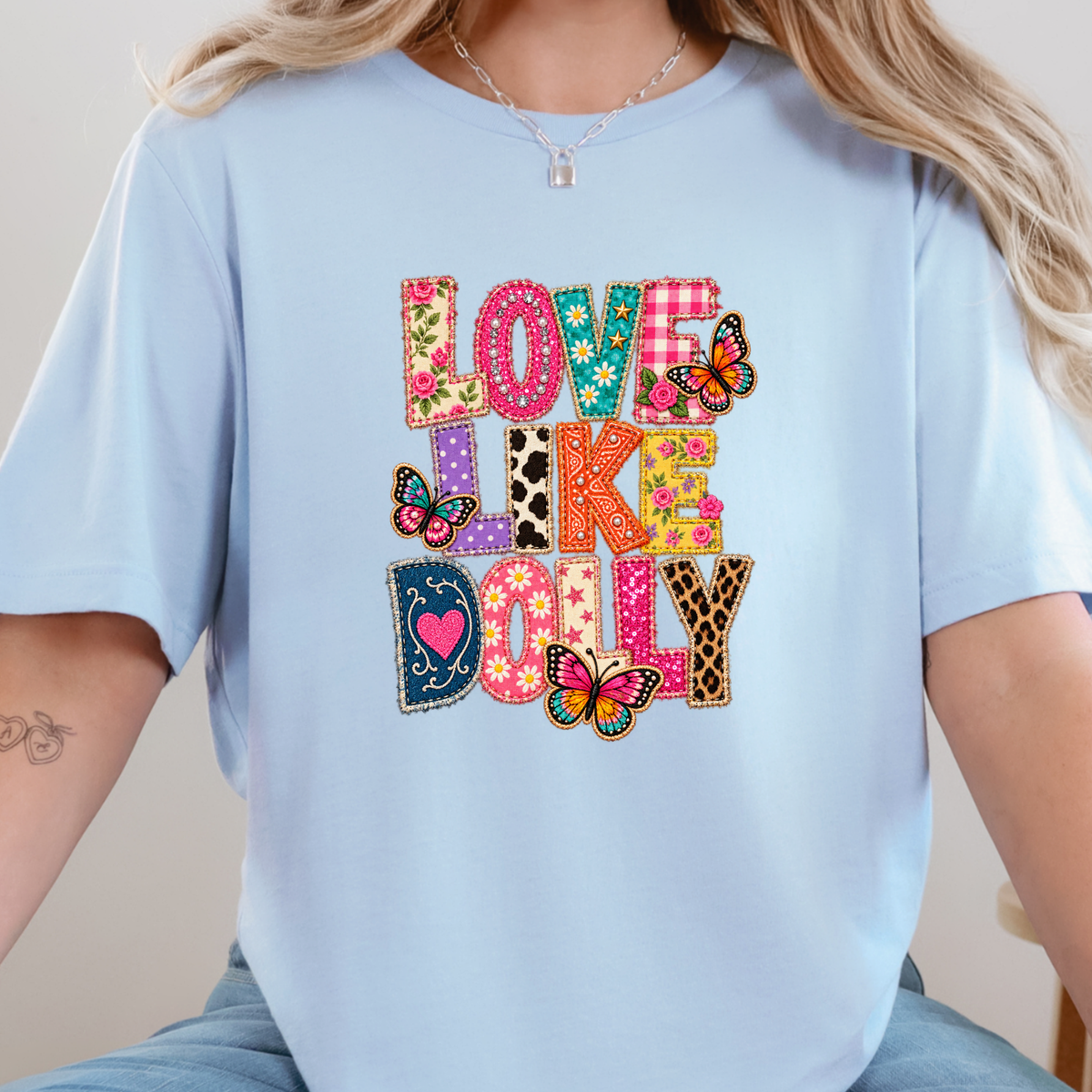 Quilted Love Like Dolly Graphic Tee - Baby Blue