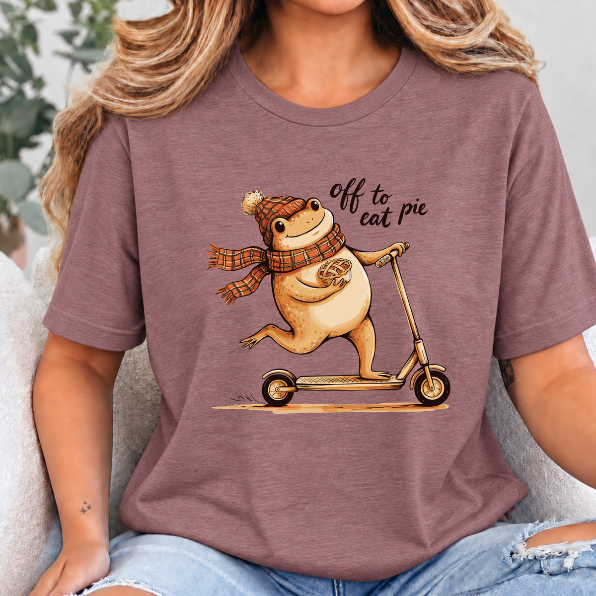 Off To Eat Pie Frog Graphic Tee - Heather Mauve